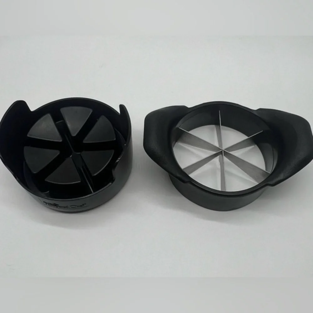 Pampered Chef vegetable cutter with 6 serrated blades NWOB